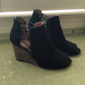Lucky Brand  suede wedges